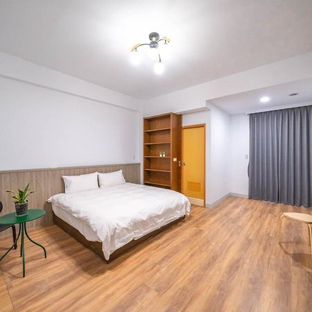 Fu Bo Ju Apartment Тайнан Екстериор снимка
