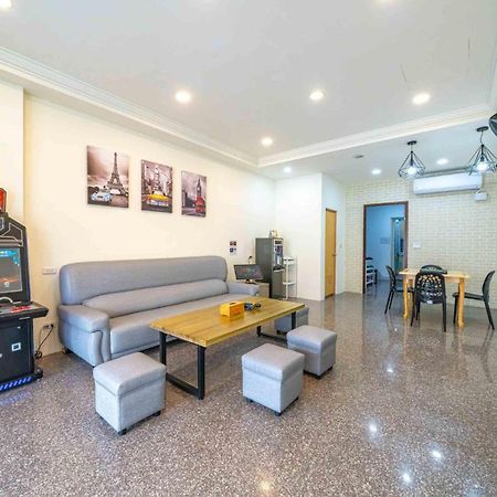 Fu Bo Ju Apartment Тайнан Екстериор снимка