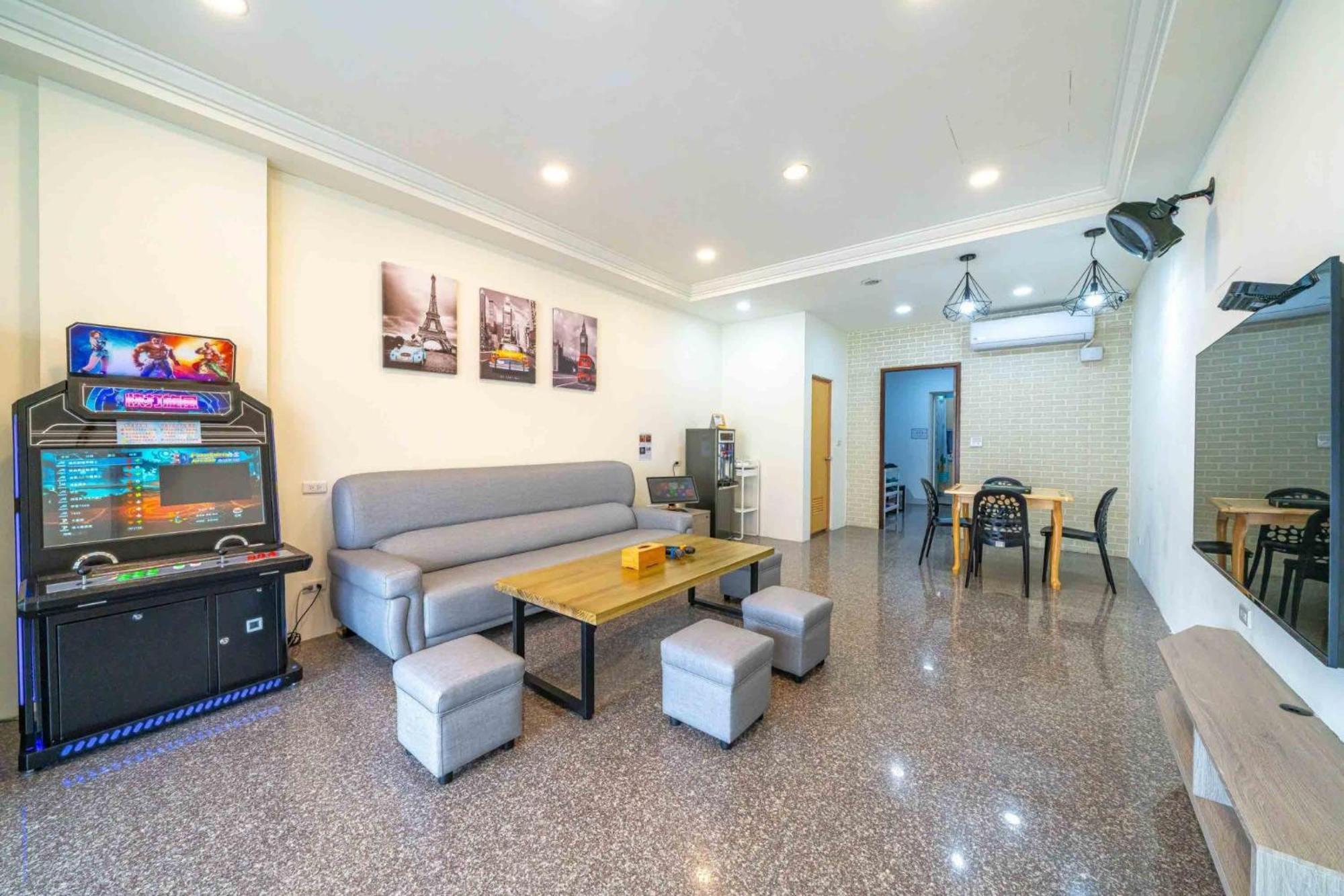 Fu Bo Ju Apartment Тайнан Екстериор снимка